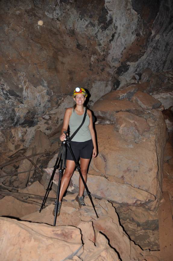 Preparando-se para fotografar Terra Ronca 1, no P.E. de Terra Ronca, região de São Domingos - GO